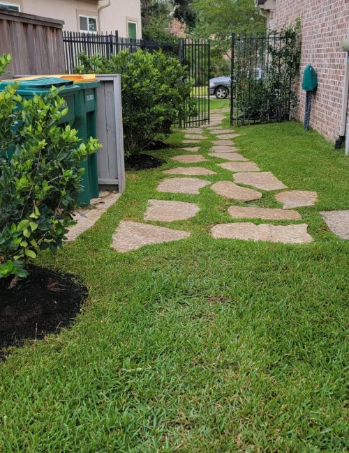 Espinoza’s Lawn Service landscaping the woodlands tx